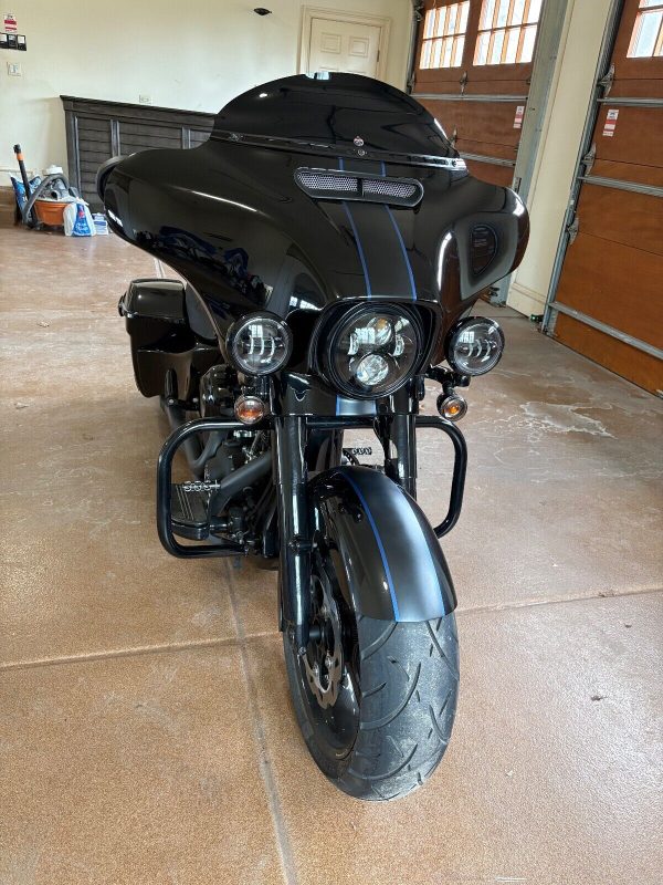 2014 Harley-Davidson Touring Special - Image 2