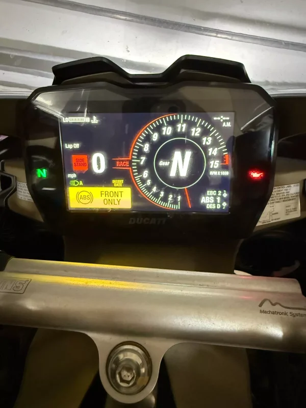 2019 Ducati PANIGALE V4 S 2019 DUCATI PANIGALE V4S CORSE SUPERBIKE SUPERBIKE - Image 24