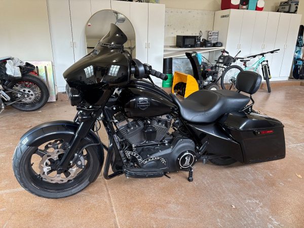 2014 Harley-Davidson Touring Special - Image 30