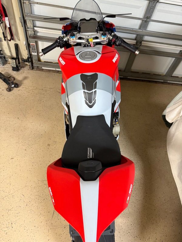 2019 Ducati PANIGALE V4 S 2019 DUCATI PANIGALE V4S CORSE SUPERBIKE SUPERBIKE - Image 9