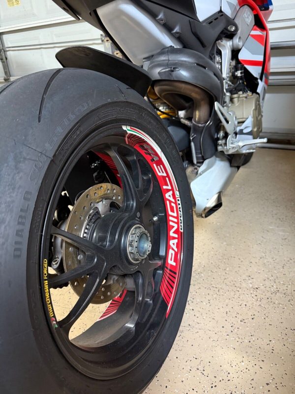 2019 Ducati PANIGALE V4 S 2019 DUCATI PANIGALE V4S CORSE SUPERBIKE SUPERBIKE - Image 27